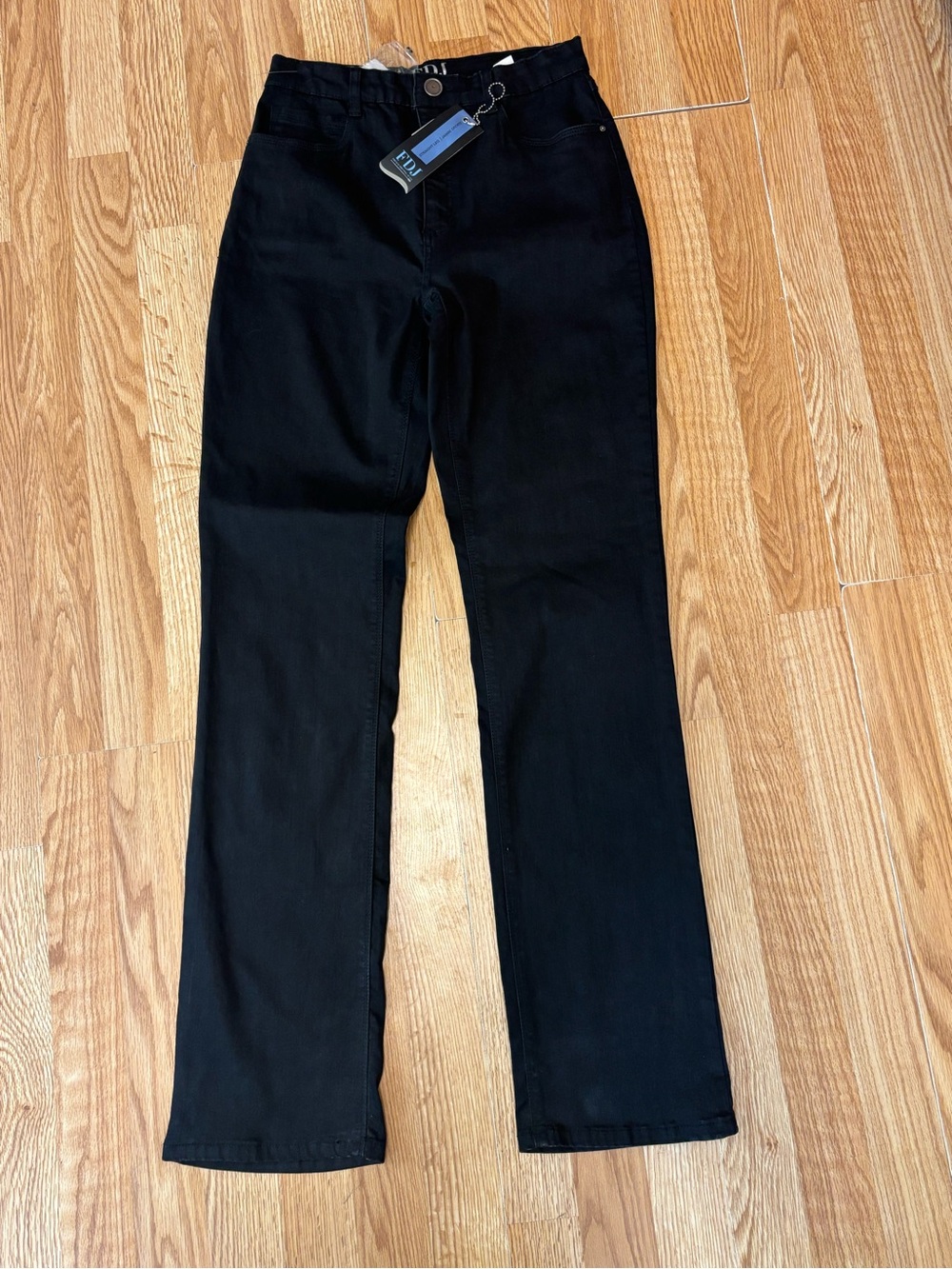 FDJ Peggy Curvy Fit Women’s Black Straight-Leg Jeans 28 W & 34 L New with Tags